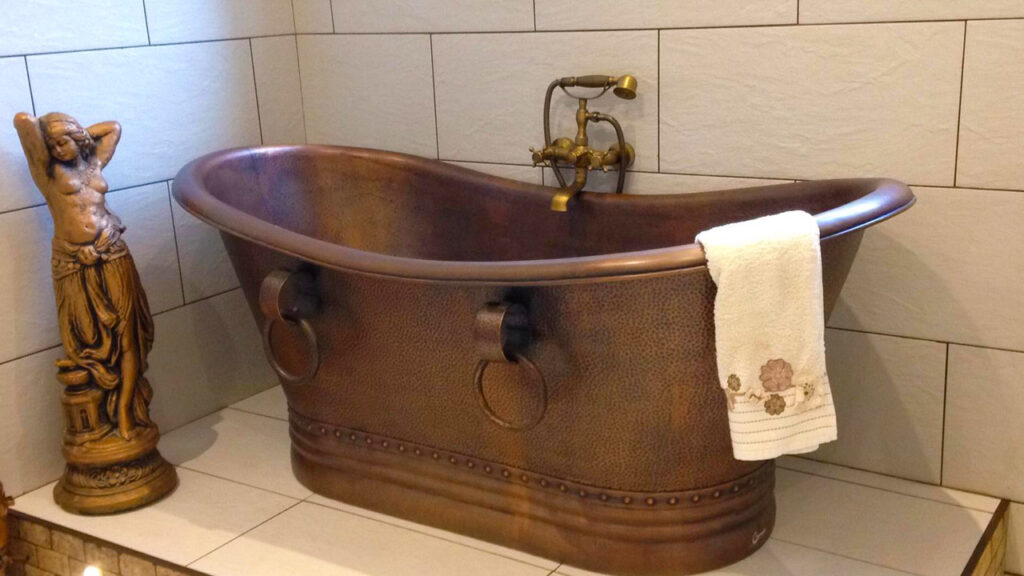 Hammered Antique Copper Tub with Ring Handles