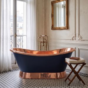 Slanting Base Copper Bathtub Copper Interior & on Base RAL5022 Night Blue Exterior