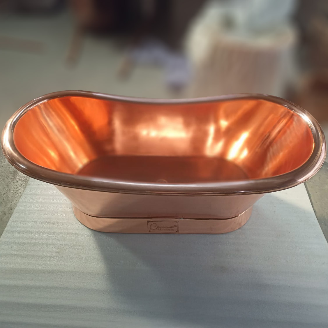Slanting Base Copper Bathtub Full Shining Copper Finish